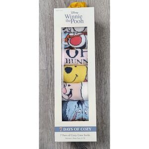 Disney Whinnie the Pooh Socks Womens 4-10 7 Days Of Cozy Crew